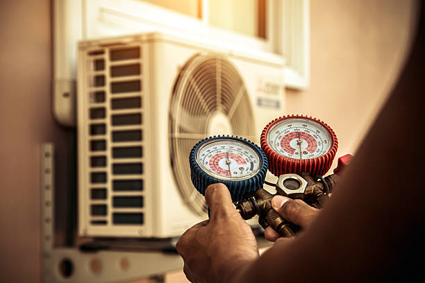 Professional Hvac Installation technician working in Lindenhurst, NY